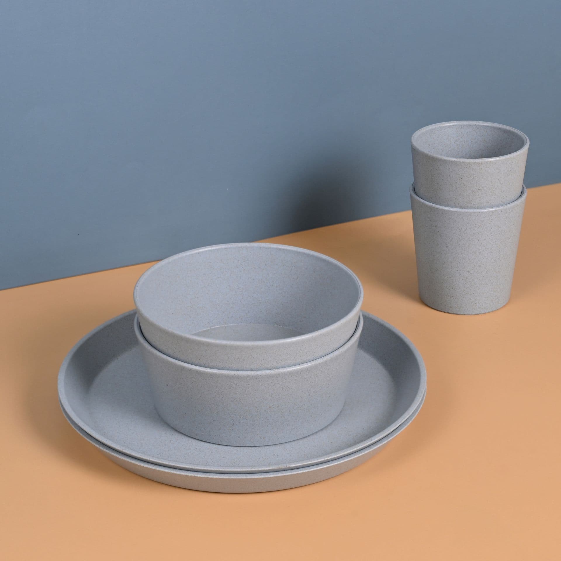 kids dinnerware set made with rice husk fibers - Thulira sustainable product