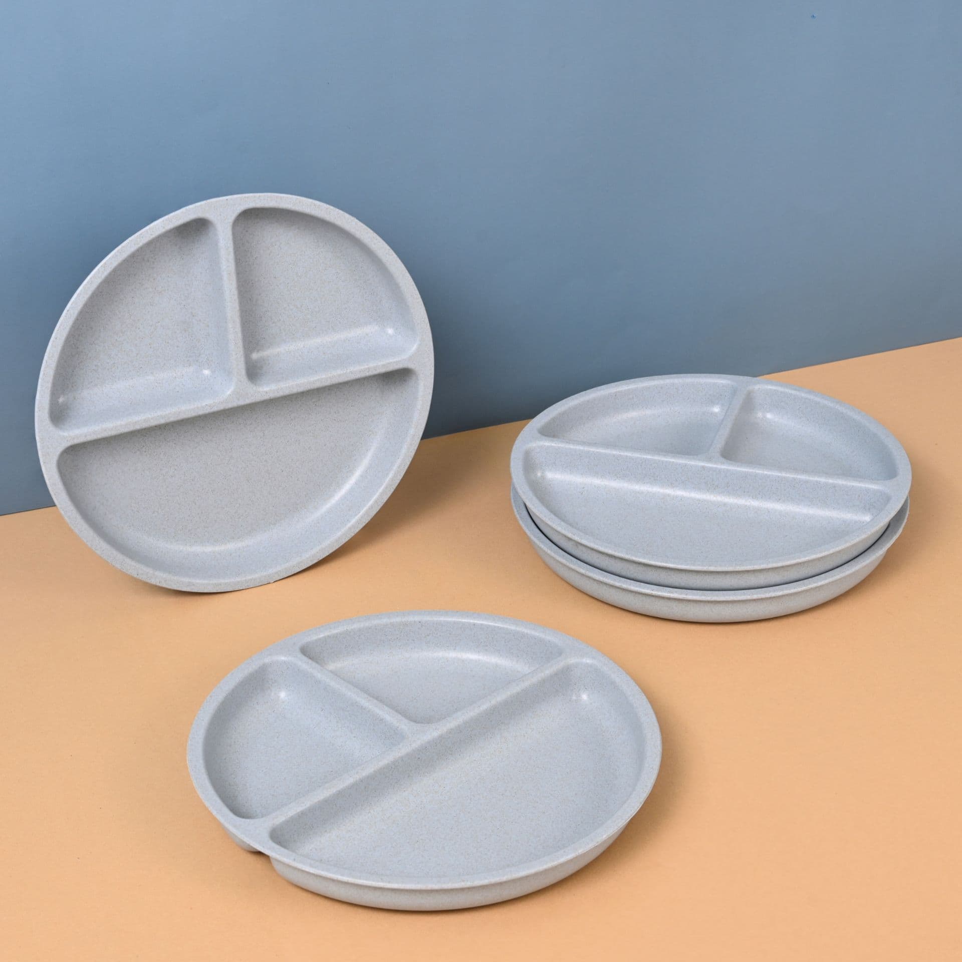 round 3 section plate made from bamboo fiber - Thulira sustainable product