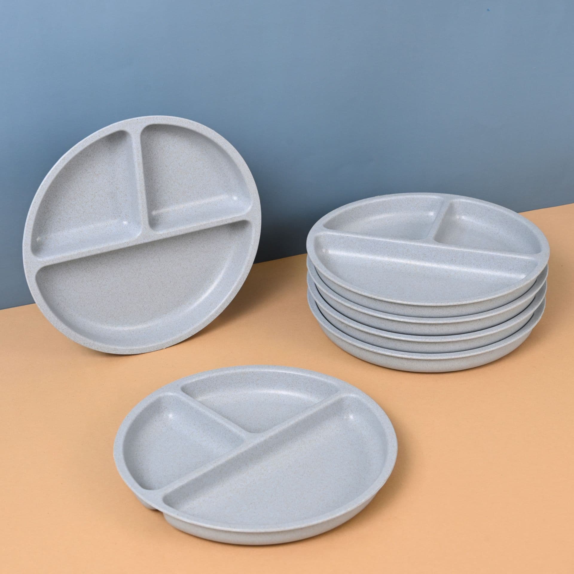 round partition plate for kids made from biocomposites - Thulira sustainable product