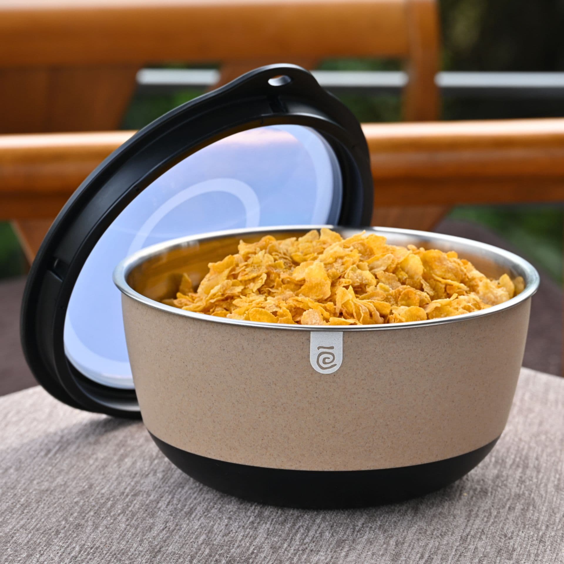 steel bowl for mixing made from rice husk - Thulira sustainable product